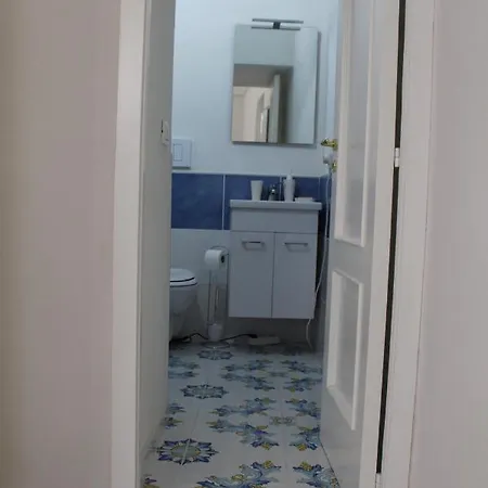 アパート Postcard House ヴィーコ・エクエンセ