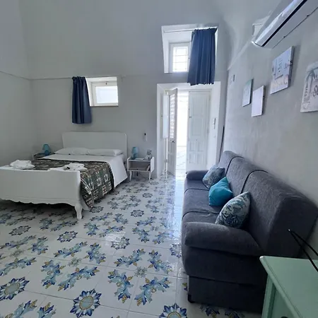 Postcard House アパート *