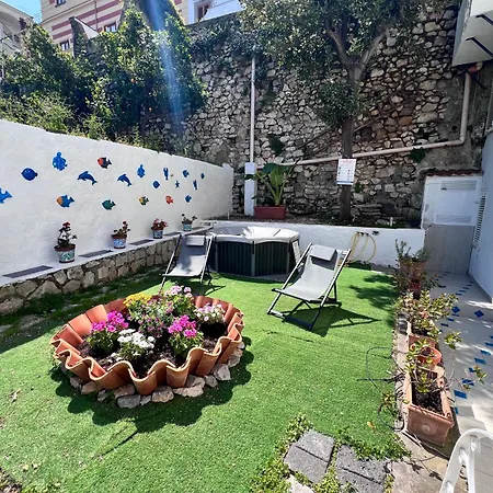 Postcard House アパート *